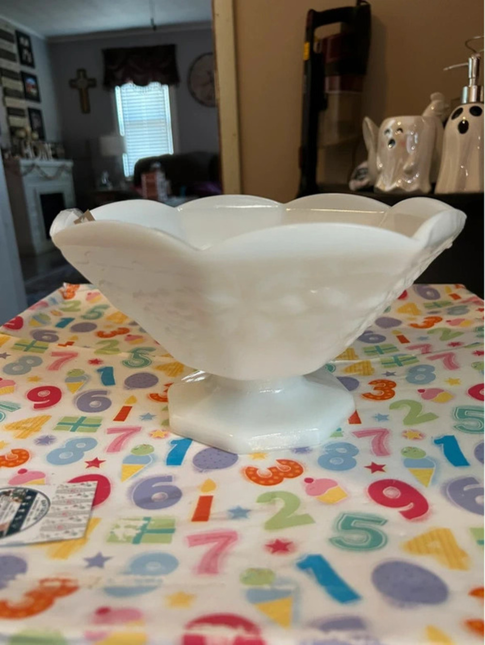 Anchor hocking milk glass fruit bowl